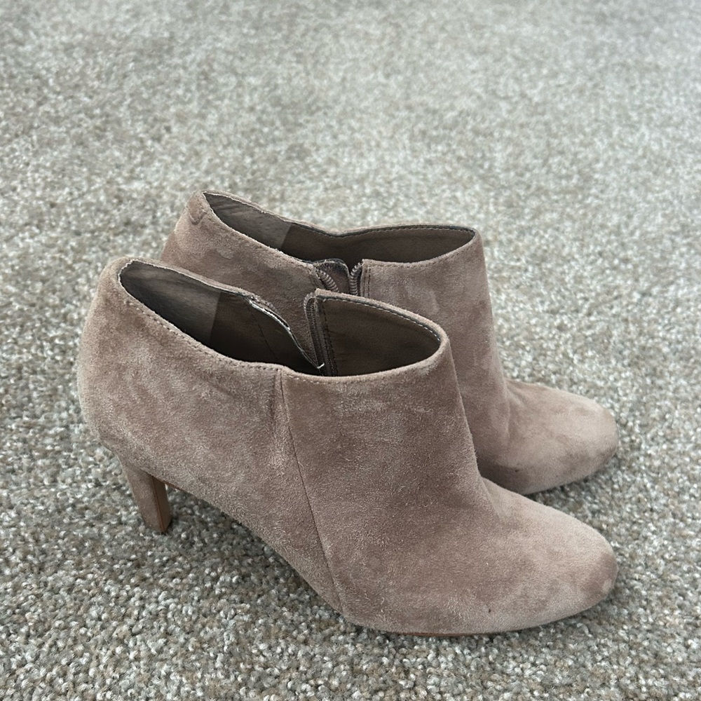 Vince camuto nude suede heeled booties